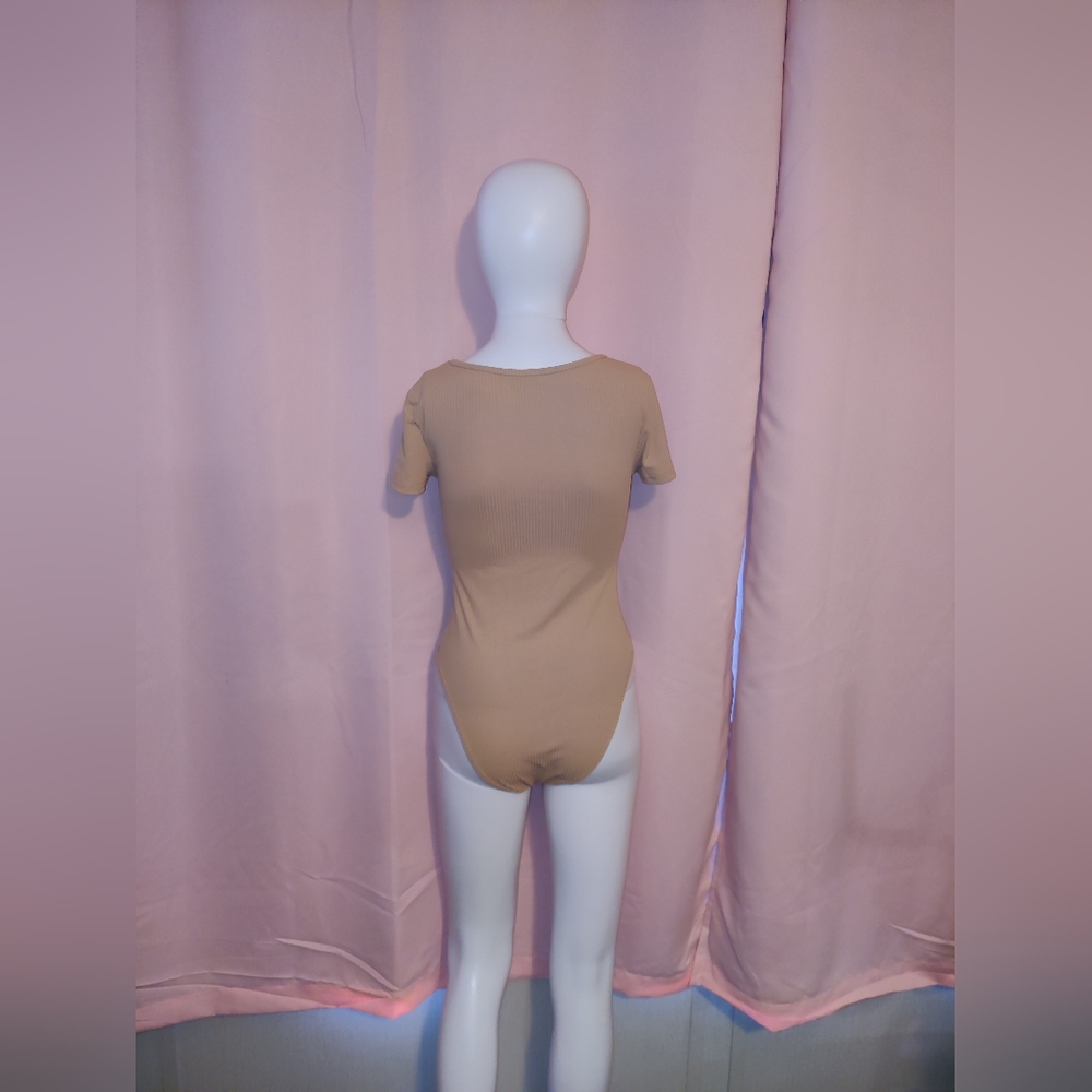 #### NWT-UPC RIB NITTED SCOOP NECK BODYSUIT( PETITES SIZE) - Picture 2 of 5